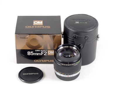 Lot 254 - An Olympus OM Auto-T 85mm f2 Lens.