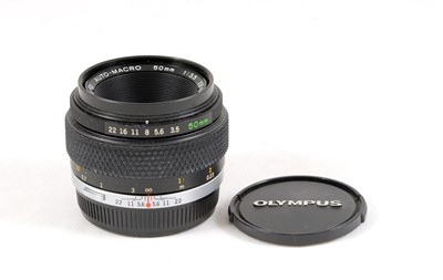 Lot 252 - An Olympus OM Auto-Macro 50mm f3.5 Lens.