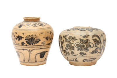 Lot 613 - TWO CHINESE BLUE AND WHITE SMALL JARS