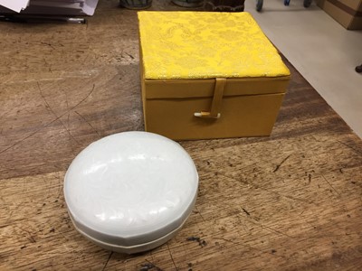 Lot 19 - A CHINESE QINGBAI BOX AND COVER
