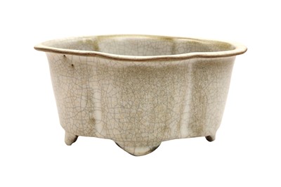 Lot 140 - A CHINESE GUAN TYPE CRACKLE GLAZED JARDINIERE