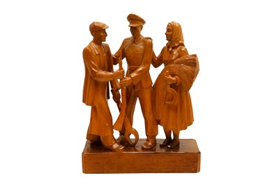 Lot 349 - A MONUMENTAL SOVIET-ERA CARVED WOODEN SCULPTURE - GDR & WILHELM PIECK INTEREST