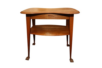 Lot 335 - AN ARTS & CRAFTS OAK OCCASIONAL TABLE, EARLY 20TH CENTURY