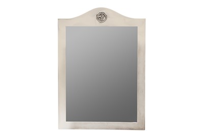 Lot 112 - AN EARLY 20TH CENTURY INDIAN COLONIAL SILVER PHOTOGRAPH FRAME, CALCUTTA CIRCA 1920 BY HAMILTON AND CO