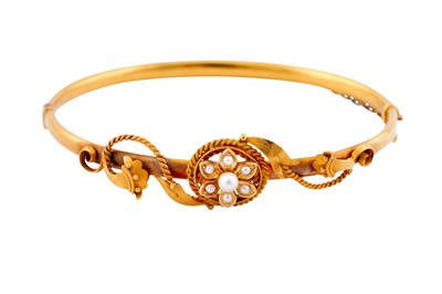 Lot 43 - A SEED PEARL BANGLE