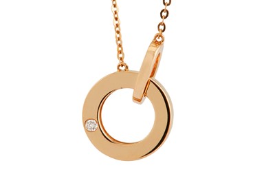 Lot 83 - A diamond pendant necklace
