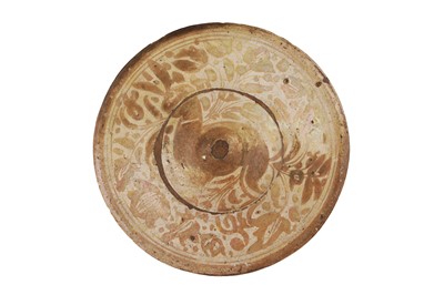 Lot 442 - AN HISPANO-MORESQUE COPPER LUSTRE-PAINTED CHARGER WITH HARE DESIGN
