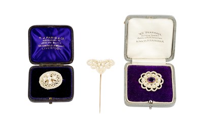 Lot 58 - A GROUP OF THREE SEED PEARL ITEMS