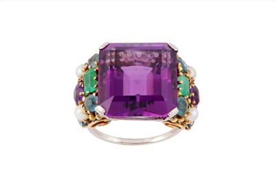 Lot 129 - Dorrie Nossiter | An Arts & Crafts amethyst and gem-set ring, circa 1940