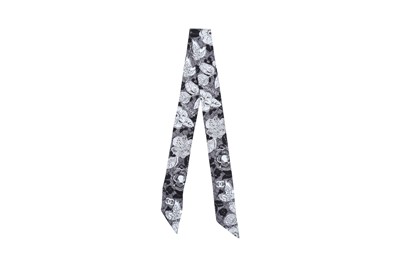 Lot 423 - Chanel Monochrome Silk Print Bandeau