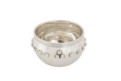 Lot 368 - An Edwardian sterling silver ‘replica’ tumbler cup, Birmingham 1906 by Joseph Gillmore