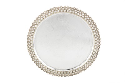 Lot 342 - An Elizabeth II modernist parcel gilt sterling silver salver or tray, London 1979 by Stuart Devlin (1931-2018)