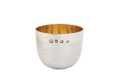 Lot 482 - A George III sterling silver tumbler cup, London 1773 by John Payne
