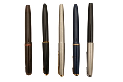 Lot 89 - A GROUP OF FIVE PARKER PENS