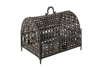 Lot 268 - AN INDIAN CUT-OUT OPENWORK COPPER CASKET