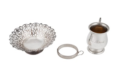 Lot 1213 - A MIXED GROUP OF STERLING SILVER