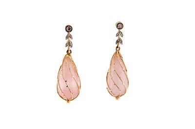 Lot 47 - A PAIR OF ROSE QUARTZ AND DIAMOND PENDANT EARRINGS