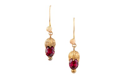 Lot 46 - A PAIR OF AMETHYST PENDANT EARRINGS