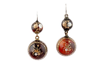 Lot 44 - A PAIR OF PIQUÉ WORK TORTOISESHELL PENDENT EARRINGS