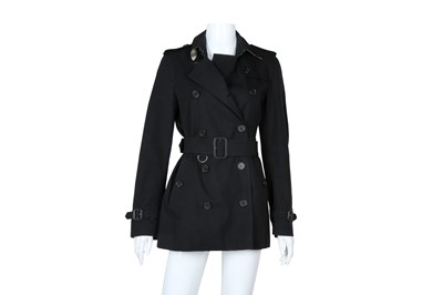 Lot 525 - Burberry Black The Kensington Short Trench Coat - Size 6