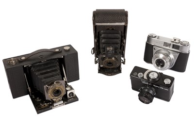 Lot 44 - A Selection of Collectible Cameras