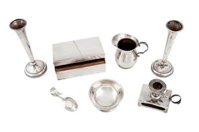 Lot 1221 - A MIXED GROUP OF STERLING SILVER
