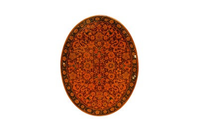 Lot 90 - AN INDIAN-STYLE LACQUERED PAPIER-MÂCHÉ MIRROR CASE