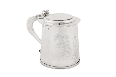 Lot 534 - A Charles II sterling silver tankard, London 1672 by John Gray (free 1647, d.1687)