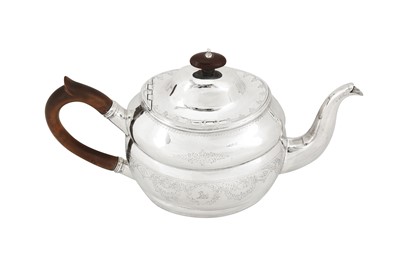 Lot 431 - A large George III Irish provincial silver teapot, Cork circa 1790 by Samuel Green