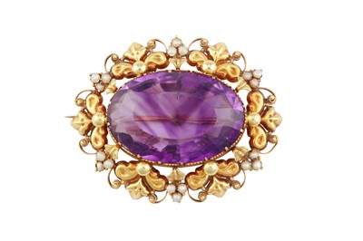 Lot 140 - An amethyst brooch, circa 1900