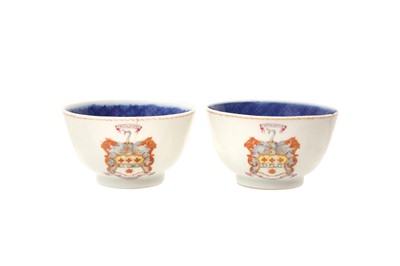 Lot 210 - A PAIR OF CHINESE EXPORT FAMILLE-ROSE ARMORIAL SMALL BOWLS