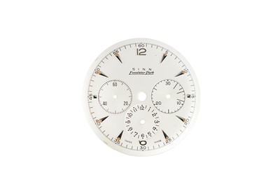 Lot 385 - SINN.