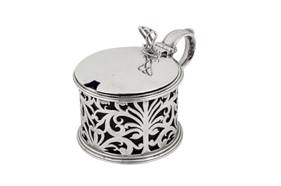 Lot 417 - A William IV sterling silver mustard pot, London 1835 by messrs Barnard