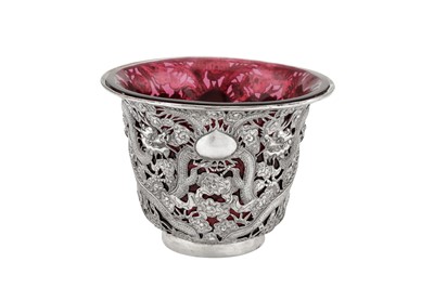 Lot 187 - A late 19th / early 20th century Chinese Export silver bowl, Canton circa 1900 by Sui Chang, retailed by Wang Hing