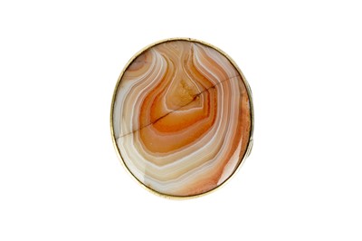 Lot 1159 - A George III sterling silver gilt and agate vinaigrette, London 1812 by John Linnit and William Atkinson