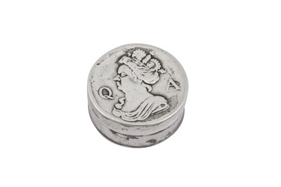 Lot 525 - A Queen Anne silver commemorative patch box, London circa 1705 by Thomas Keddan