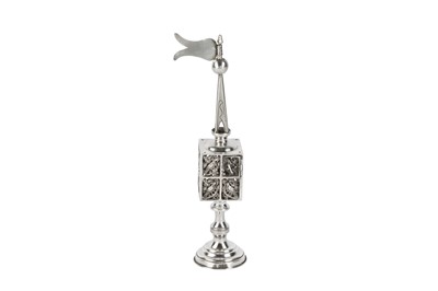 Lot 1138 - JUDAICA – AN EDWARDIAN STERLING SILVER SPICE TOWWE (BESAMIN), LONDON 1906 BY JACOB FENIGSTEIN