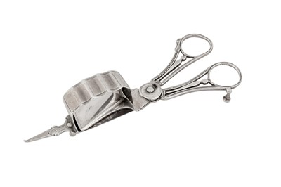 Lot 471 - A pair of George III sterling silver pair of snuffers / wick trimmers, London 1802 by CG