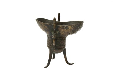 Lot 193 - A CHINESE BRONZE RITUAL WINE VESSEL, JUE