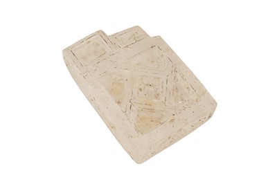 Lot 326 - A CARVED CLOUDY ROCK CRYSTAL PAINTER'S PIGMENTS TRAY