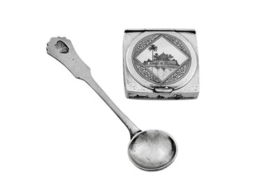 Lot 226 - An early 20th century Iraqi silver and niello compact, Omara circa 1930 signed Ghizby