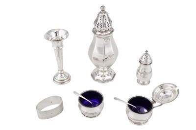 Lot 1219 - A MIXED GROUP OF STERLING SILVER