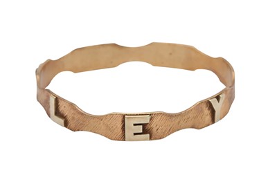 Lot 1023 - A BANGLE