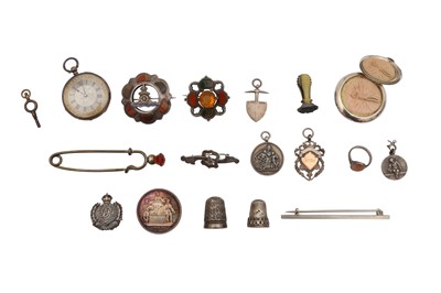 Lot 1044 - A GROUP OF JEWELLERY