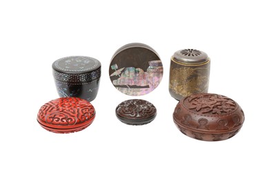 Lot 299 - A GROUP OF SIX JAPANESE LACQUER AND WOOD BOXES AND COVERS