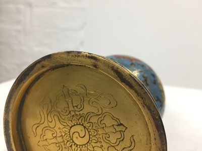Lot 96 - *AMENDMENT* A VERY RARE CHINESE CLOISONNÉ 'LOTUS' KUNDIKA