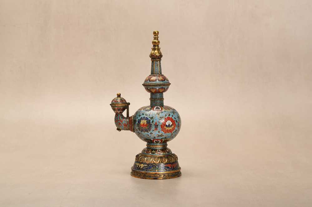 Lot 96 - *AMENDMENT* A VERY RARE CHINESE CLOISONNÉ 'LOTUS' KUNDIKA