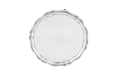 Lot 281 - A George V sterling silver salver, Sheffield 1930 by Hawksworth, Eyre and Co Ltd
