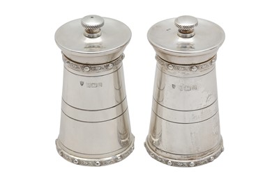 Lot 1180 - A PAIR OF ELIZABETH II HALLMARKED SILVER SALT AND PEPPER GRINDERS