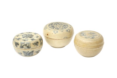 Lot 616 - THREE CHINESE BLUE AND WHITE BOXES AND COVERS